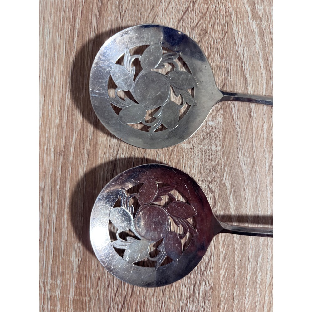 Vintage Victorian Cottagecore Tomato Berry Server Pierced Floral Silver Plate -2